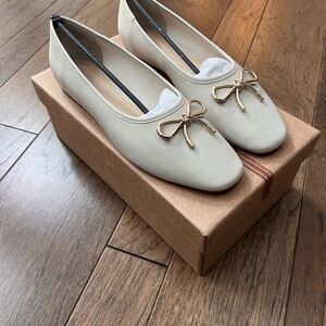 Maeve by Anthropologie Cream Metal Bow Flats